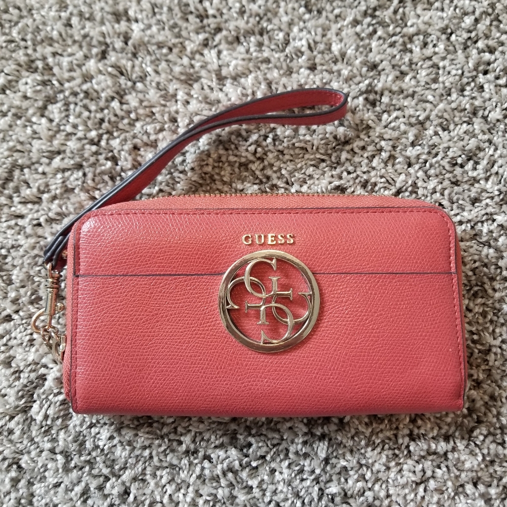 GUESS Wallet